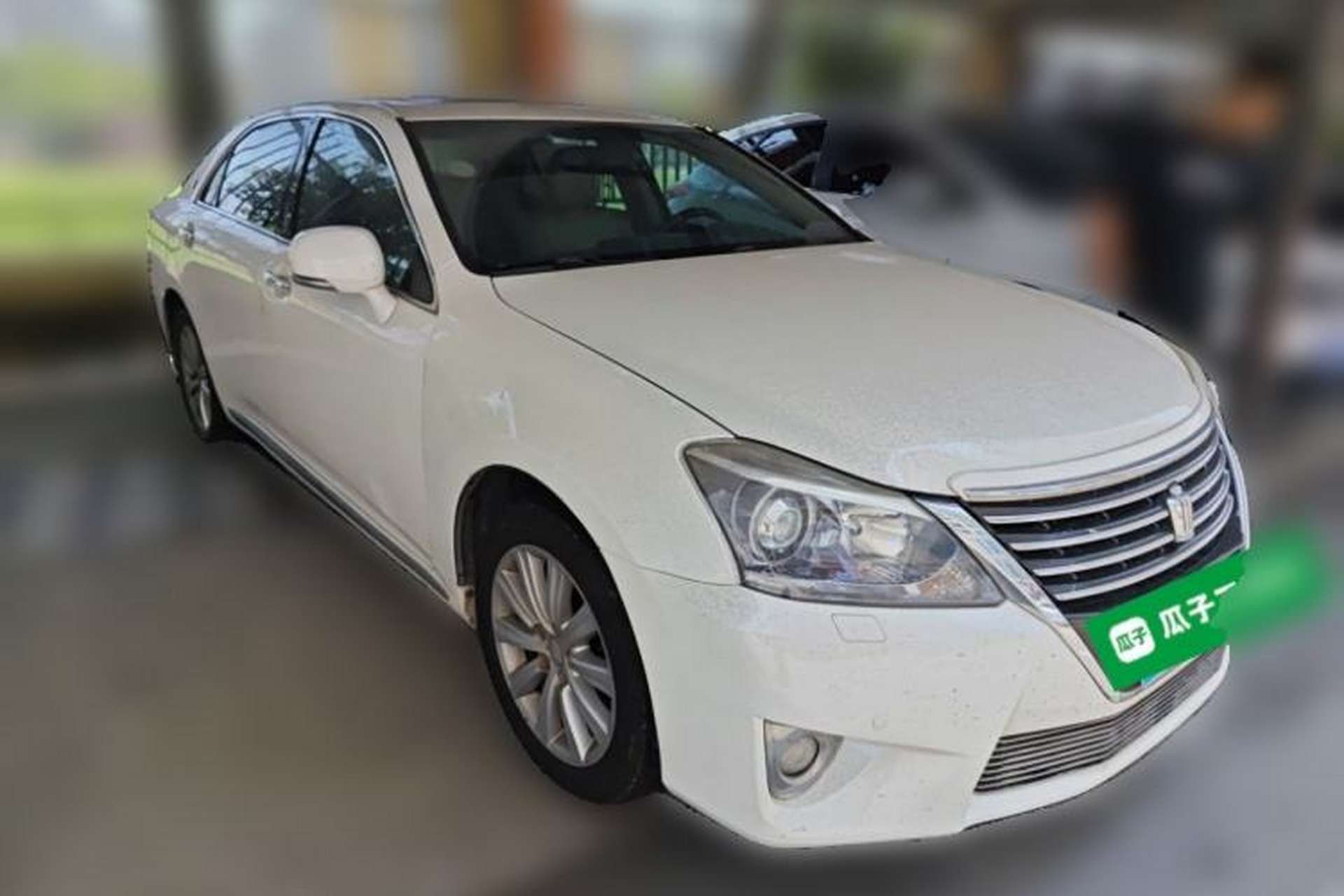 Used Toyota Crown 2012 2.5L Royal Leather Edition Front Right 45 Deg