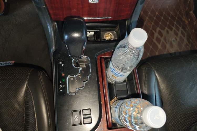Used Toyota Crown 2012 2.5L Royal Gear Lever
