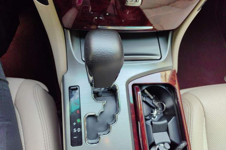 Used Toyota Crown 2012 2.5L Royal Leather Edition Gear Lever
