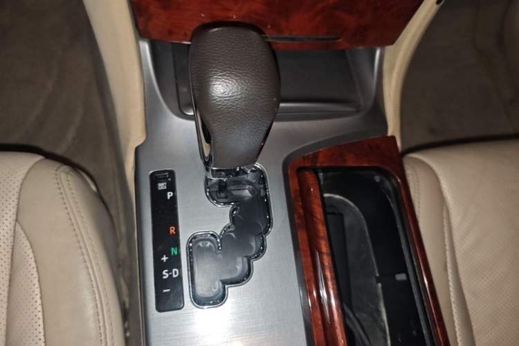 Used Toyota Crown 2012 2.5L Royal Leather Edition Gear Lever
