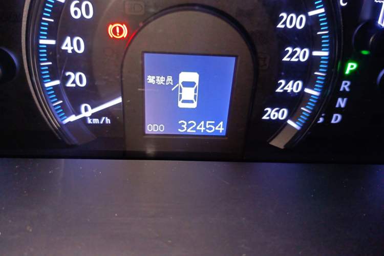 Used Toyota Crown 2012 2.5L Royal Leather Edition Odometer Close Up