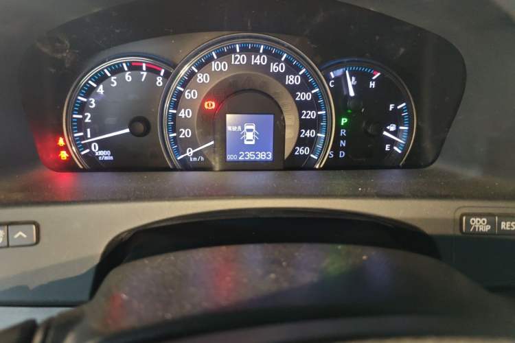 Used Toyota Crown 2012 2.5L Royal Odometer Close Up