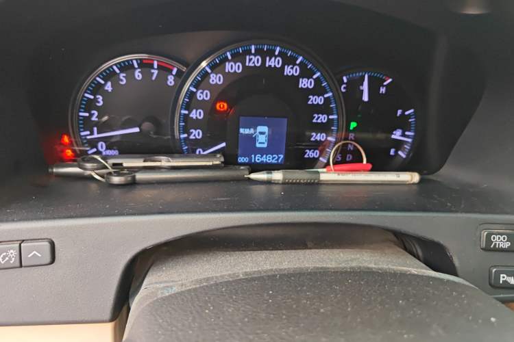 Used Toyota Crown 2012 2.5L Royal Comfort Edition Odometer Close Up