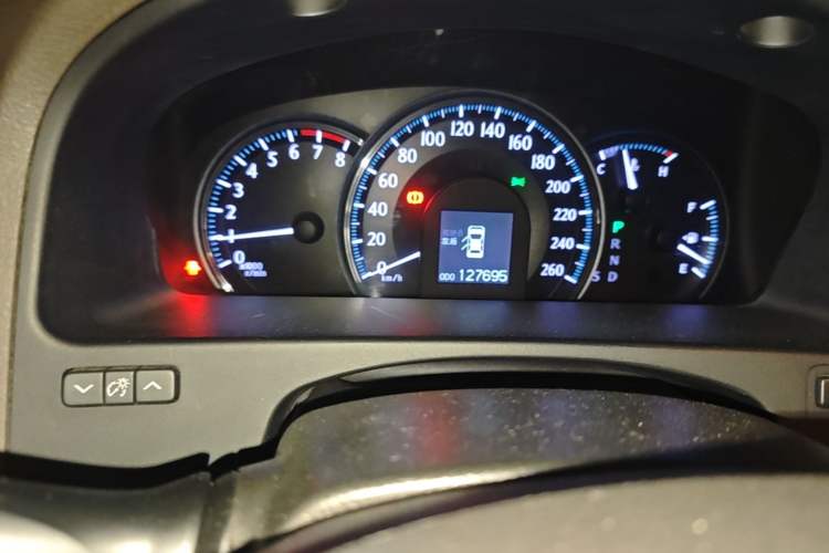 Used Toyota Crown 2012 2.5L Royal Leather Edition Odometer Close Up