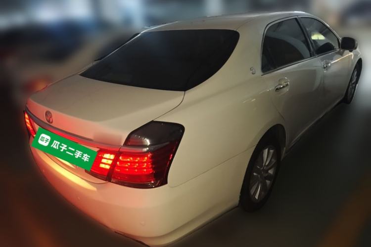 Used Toyota Crown 2012 2.5L Royal Leather Edition Rear Right 45 Deg