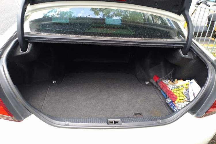 Used Toyota Crown 2012 2.5L Royal Leather Edition Trunk
