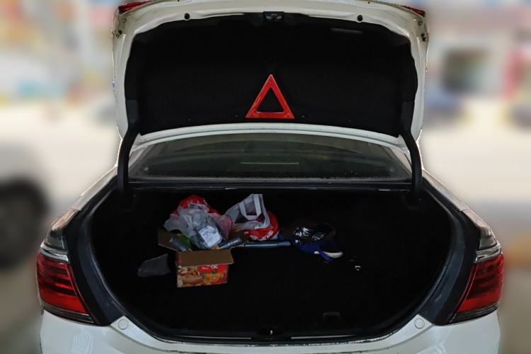 Used Toyota Crown 2012 2.5L Royal Leather Edition Trunk