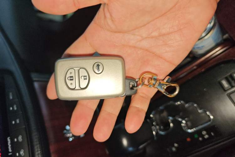 Used Toyota Crown 2012 2.5L Royal Vehicle Key