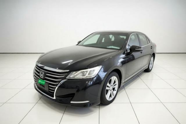 Toyota Crown 2015 2.0T Fashion Edition مستعملة