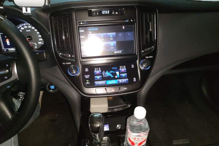 Used Toyota Crown 2015 2.0T Fashion Edition Audio And AC Panel