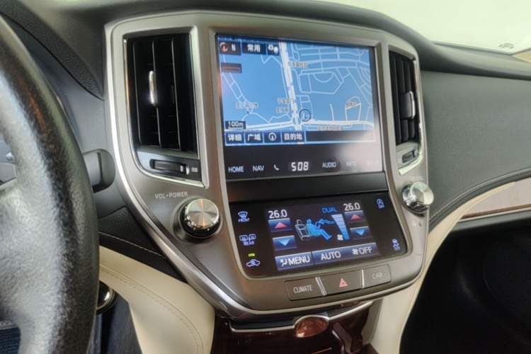 Used Toyota Crown 2015 2.0T Elite Edition Audio And AC Panel