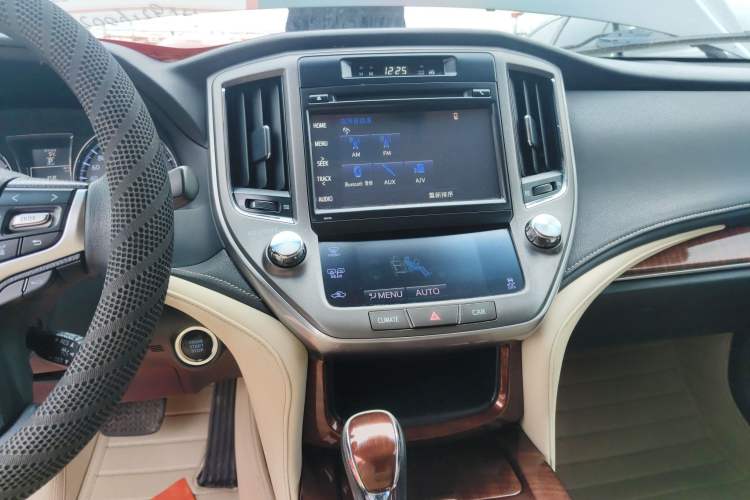 Used Toyota Crown 2015 2.0T Fashion Edition Audio And AC Panel