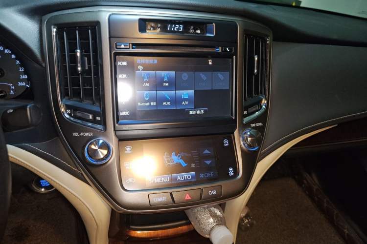 Used Toyota Crown 2015 2.0T Fashion Edition Audio And AC Panel
