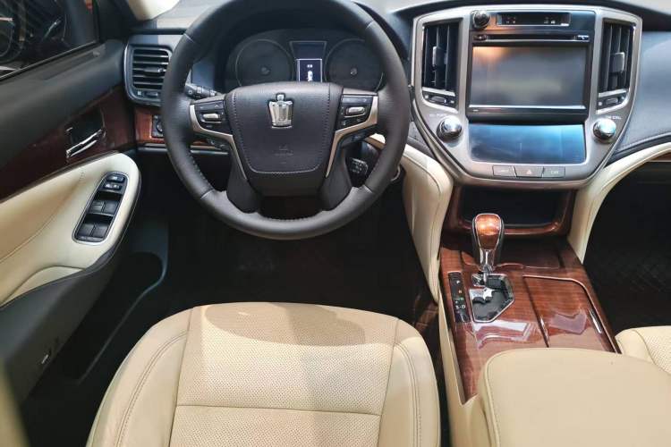 Used Toyota Crown 2015 2.0T Fashion Edition Audio And AC Panel