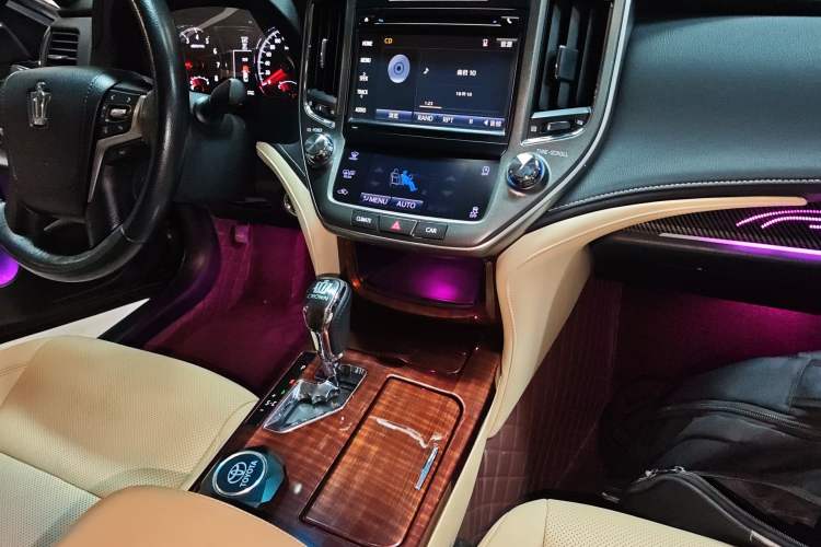 Used Toyota Crown 2015 2.0T Fashion Edition Audio And AC Panel