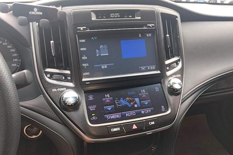 Used Toyota Crown 2015 2.0T Fashion Edition Audio And AC Panel