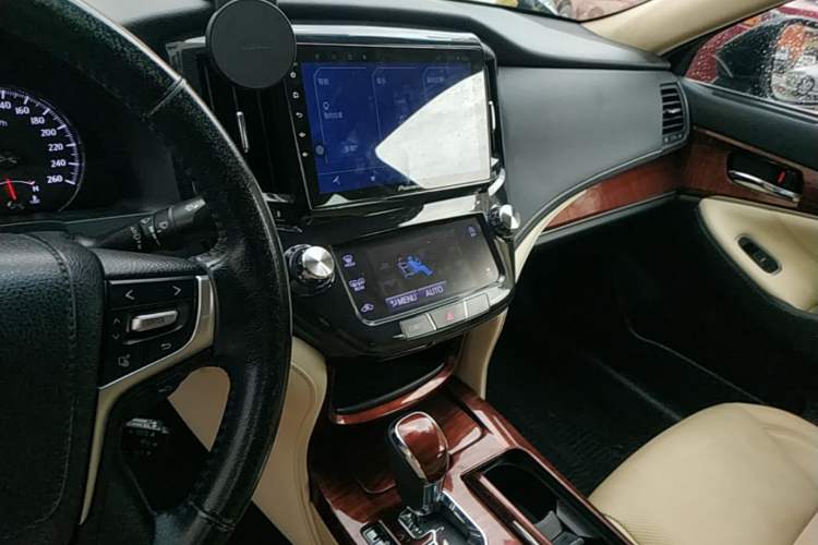 Used Toyota Crown 2015 2.0T Fashion Edition Audio And AC Panel