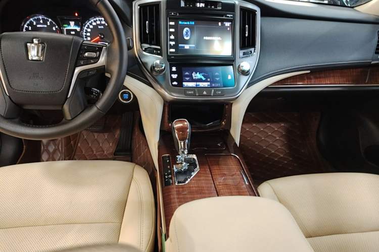Used Toyota Crown 2015 2.5L Smart Edition Audio And AC Panel