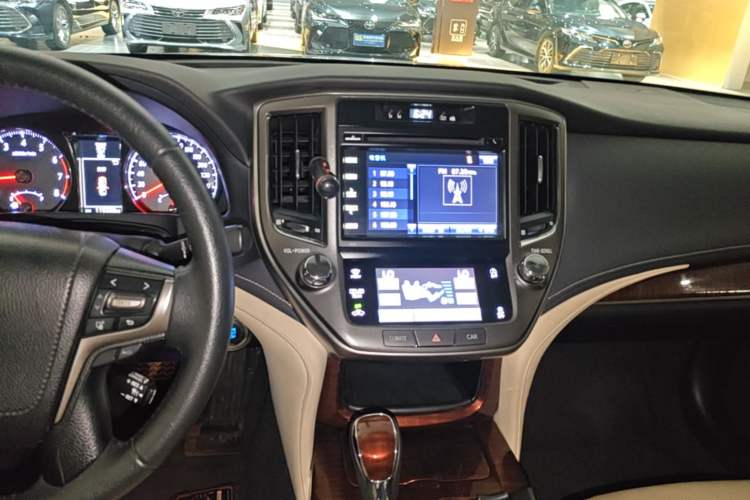 Used Toyota Crown 2015 2.0T Fashion Edition Audio And AC Panel