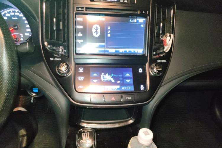 Used Toyota Crown 2015 2.0T Fashion Edition Audio And AC Panel
