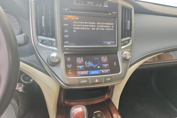 Used Toyota Crown 2015 2.5L Fashion Limited Edition Audio And AC Panel
