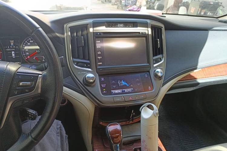 Used Toyota Crown 2015 2.0T Fashion Edition Audio And AC Panel