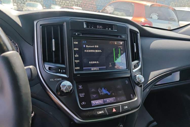 Used Toyota Crown 2015 2.0T Fashion Edition Audio And AC Panel