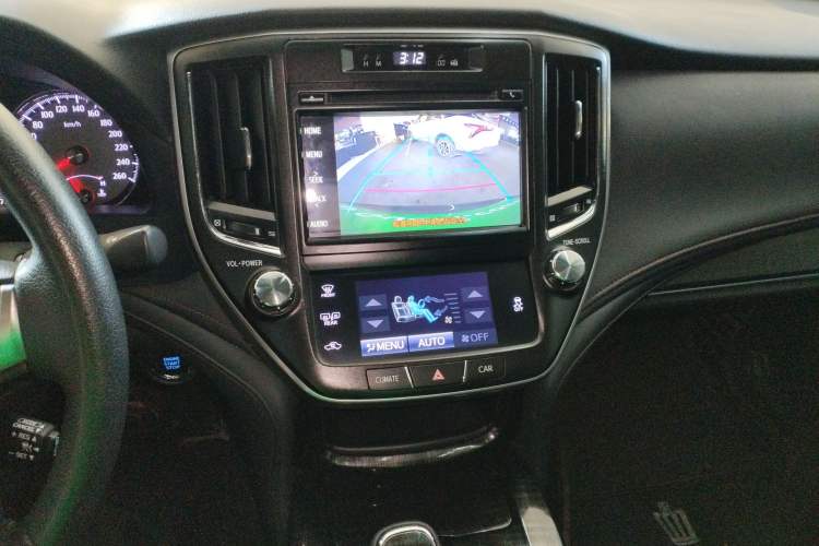 Used Toyota Crown 2015 2.5L Smart Edition Audio And AC Panel