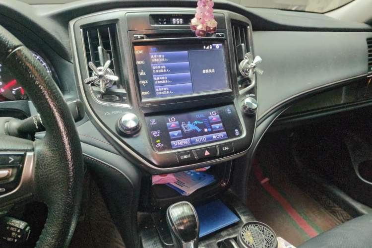 Used Toyota Crown 2015 2.0T Fashion Edition Audio And AC Panel