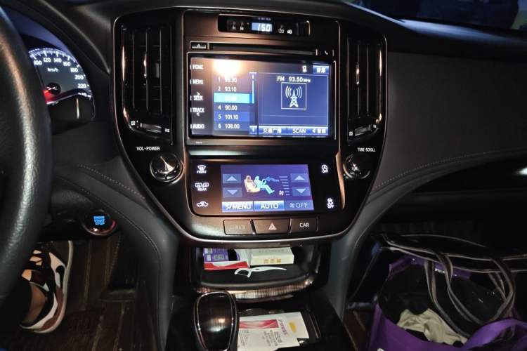 Used Toyota Crown 2015 2.0T Fashion Edition Audio And AC Panel