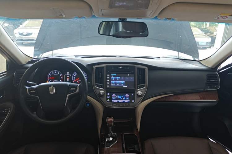 Used Toyota Crown 2015 2.0T Pioneer Edition Center Console