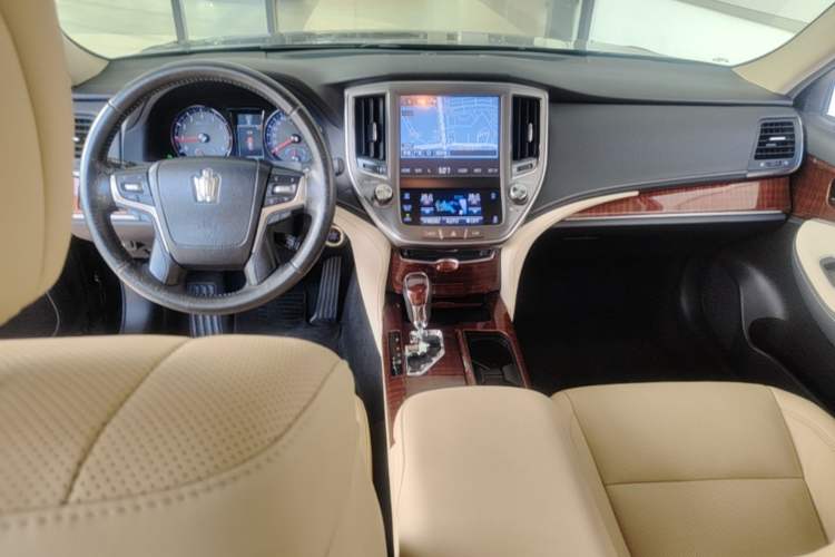 Used Toyota Crown 2015 2.0T Elite Edition Center Console