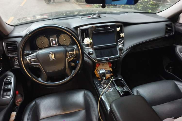 Used Toyota Crown 2015 2.0T Fashion Edition Center Console