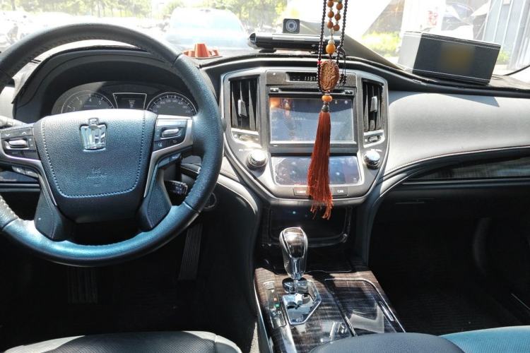 Used Toyota Crown 2015 2.0T Fashion Edition Center Console