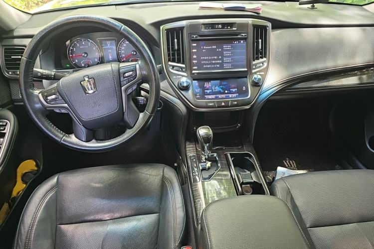 Used Toyota Crown 2015 2.5L Smart Edition Center Console