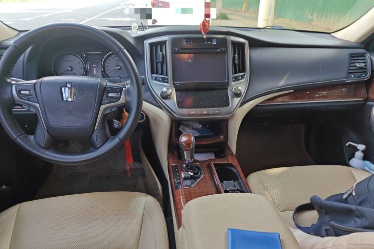 Used Toyota Crown 2015 2.5L Smart Edition Center Console