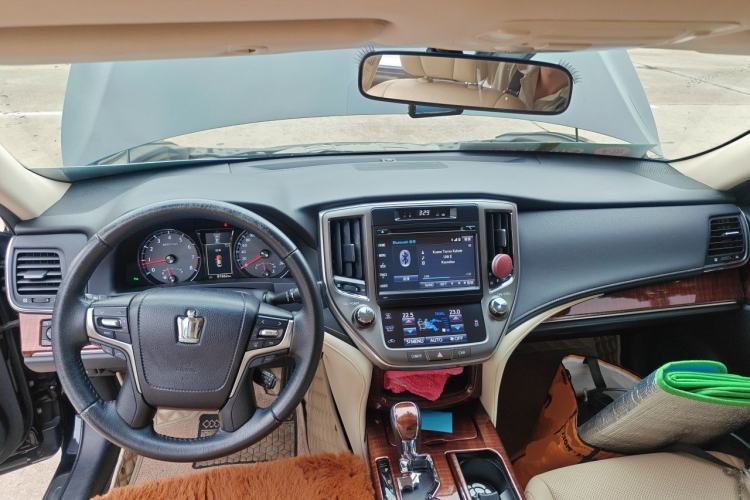Used Toyota Crown 2015 2.5L Smart Edition Center Console