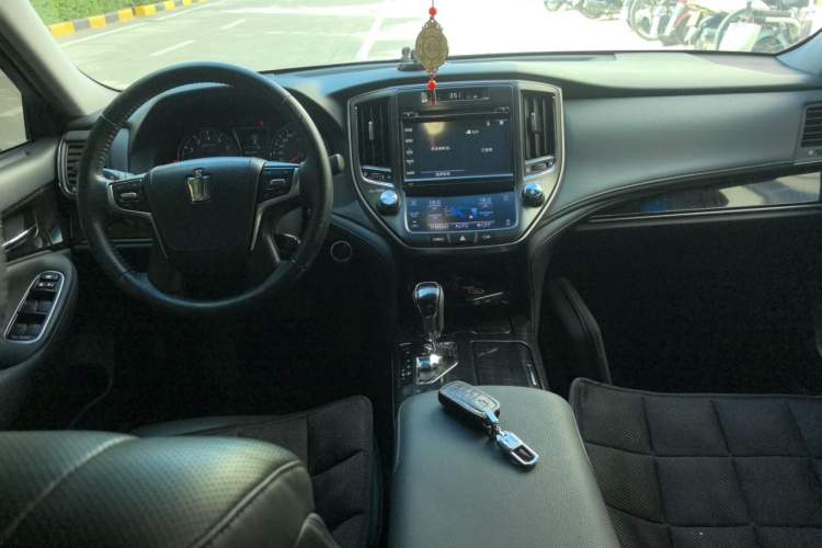 Used Toyota Crown 2015 2.0T Fashion Edition Center Console