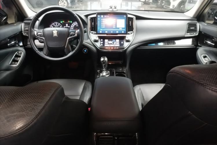 Used Toyota Crown 2015 2.5L Smart Edition Center Console