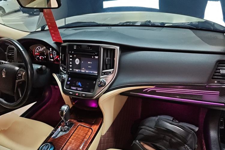 Used Toyota Crown 2015 2.0T Fashion Edition Center Console