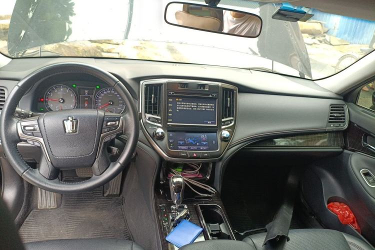 Used Toyota Crown 2015 2.5L Smart Edition Center Console