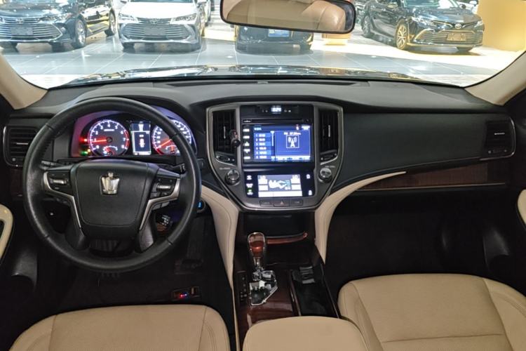 Used Toyota Crown 2015 2.0T Fashion Edition Center Console