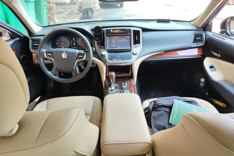 Used Toyota Crown 2015 2.0T Fashion Edition Center Console