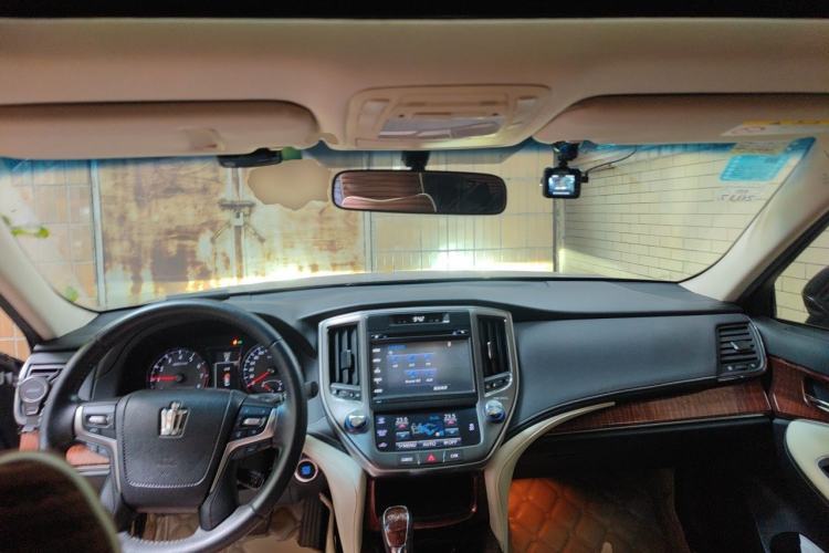 Used Toyota Crown 2015 2.5L Fashion Limited Edition Center Console