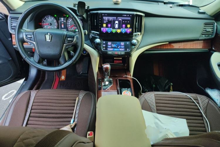 Used Toyota Crown 2015 2.0T Fashion Edition Center Console