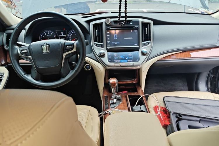 Used Toyota Crown 2015 2.0T Fashion Edition Center Console
