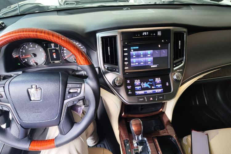 Used Toyota Crown 2015 2.5L Smart Edition Center Console