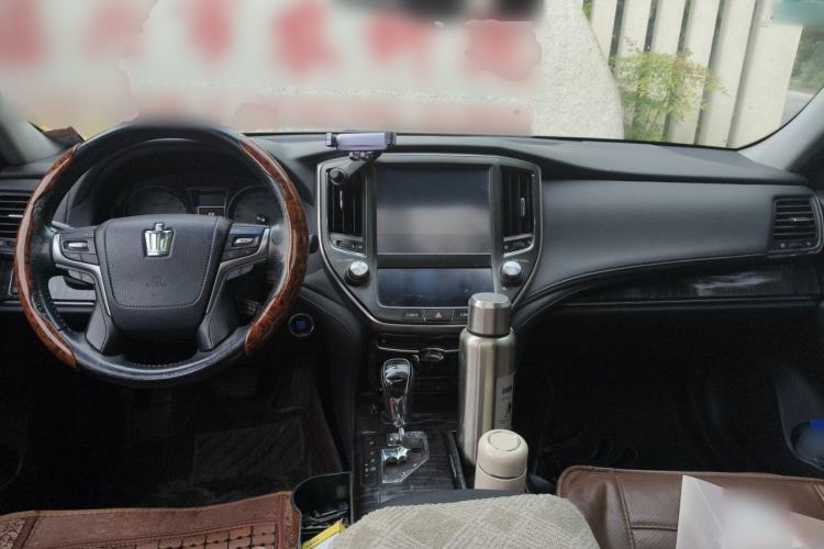 Used Toyota Crown 2015 2.5L Elite Edition Center Console