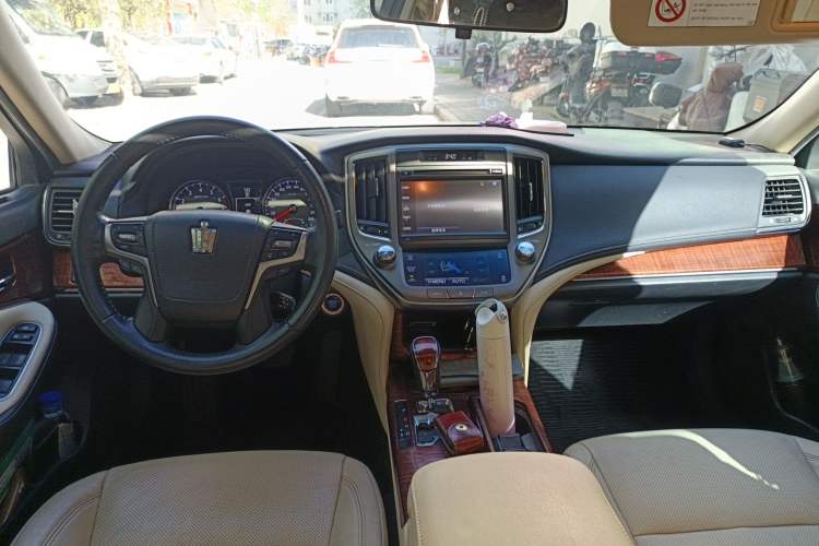 Used Toyota Crown 2015 2.0T Fashion Edition Center Console