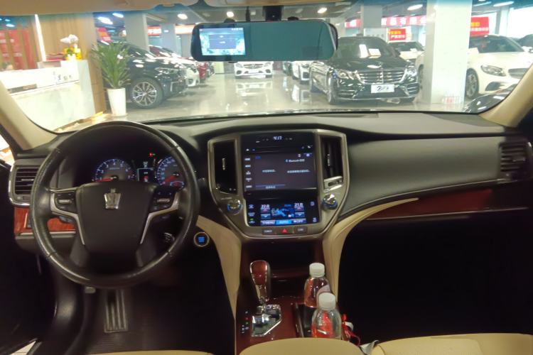 Used Toyota Crown 2015 2.0T Fashion Edition Center Console